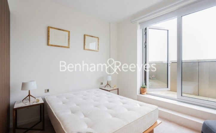 Flat Lillie Square in Greater London