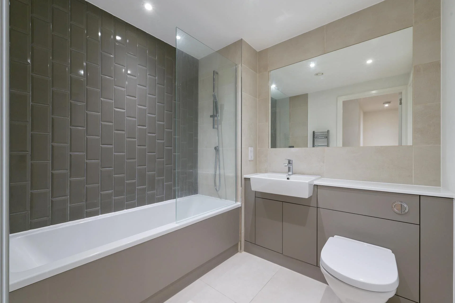Flat Jura Close in Greater London