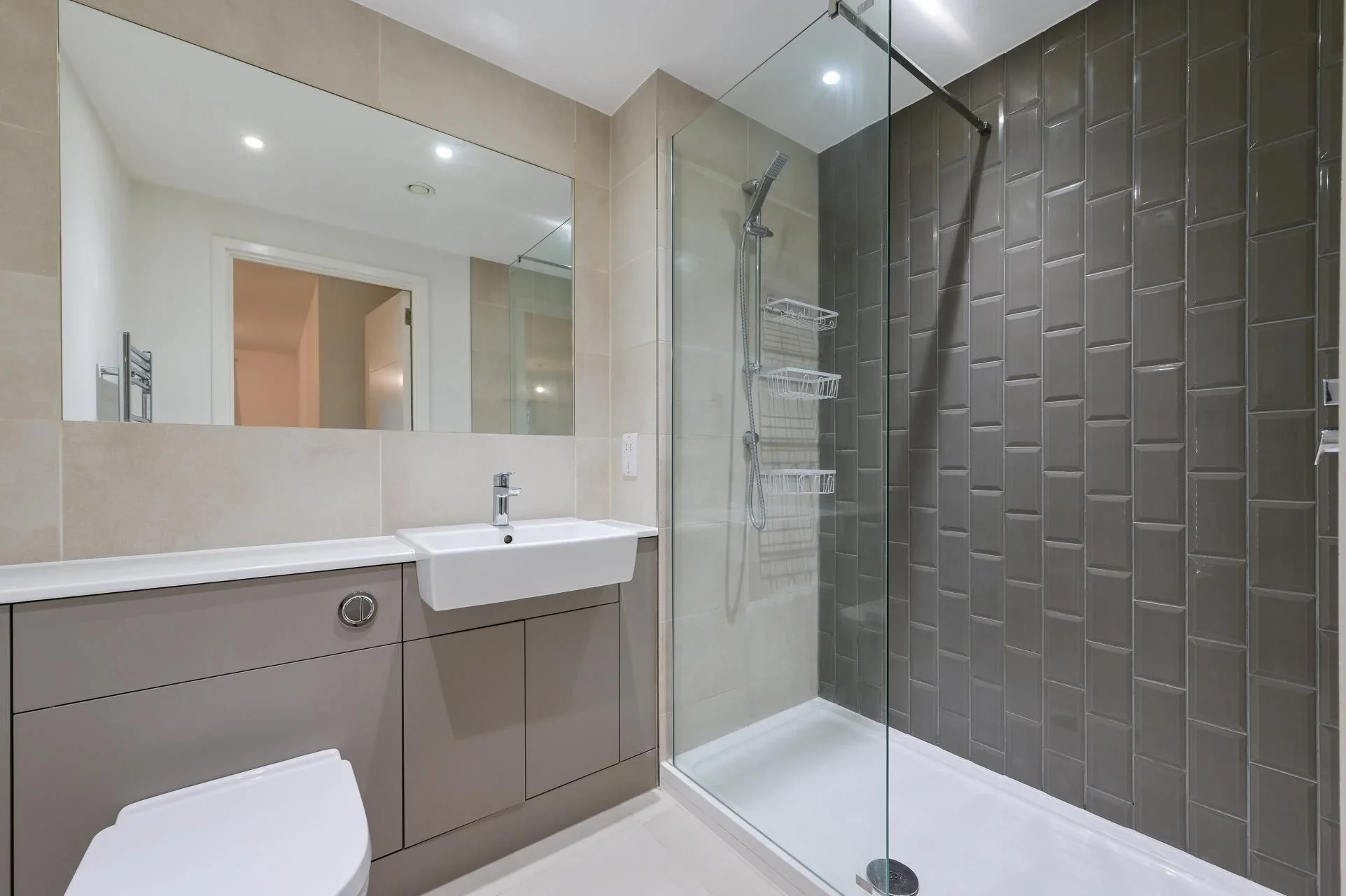 Flat Jura Close in Greater London