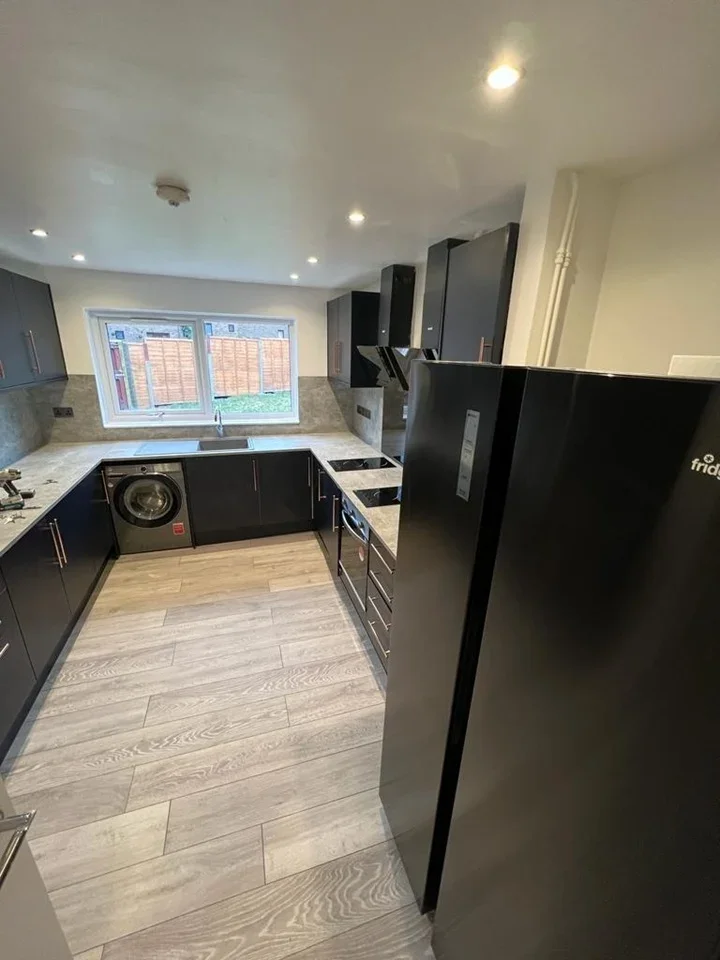 Room Brook Walk in Greater London