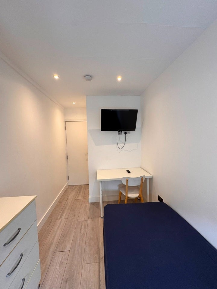 Room Brook Walk in Greater London