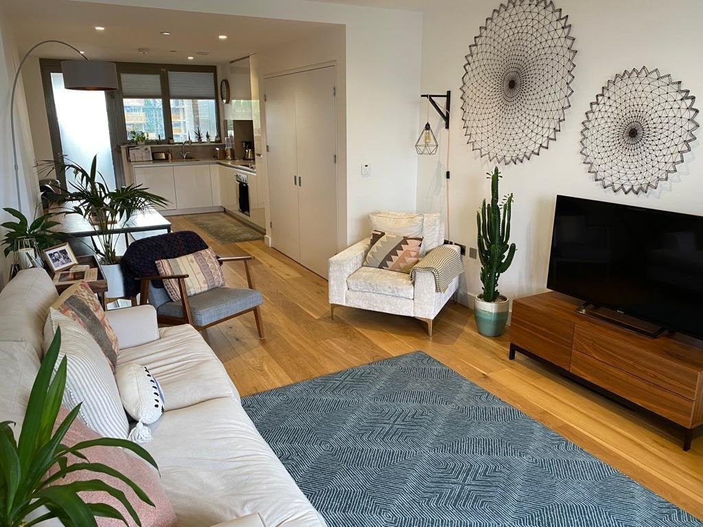 Flat Caithness Walk in Greater London