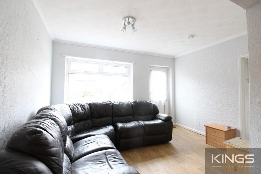 Flat Primrose Road in Southampton