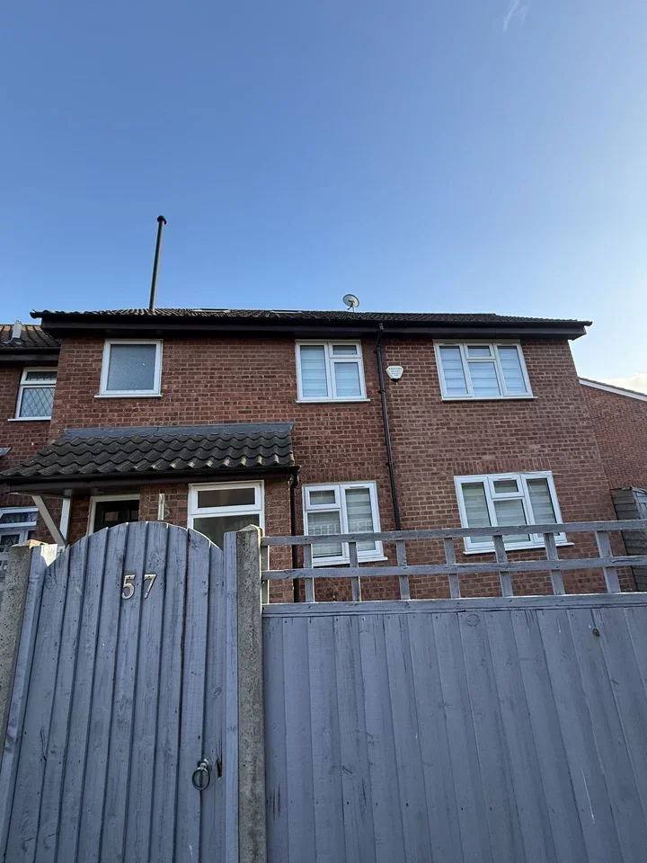 House Broomfield Avenue in Broxbourne