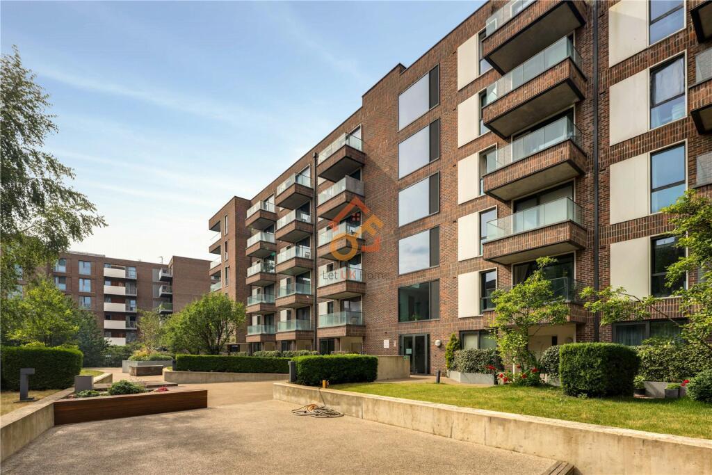 Flat Agnes George Walk in London