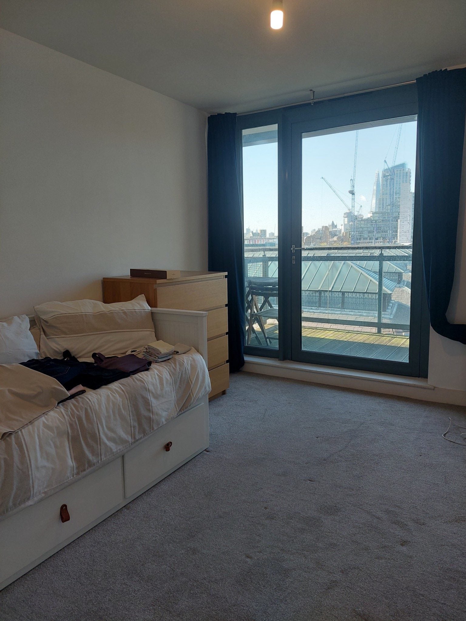 Flat Wapping Lane in Greater London