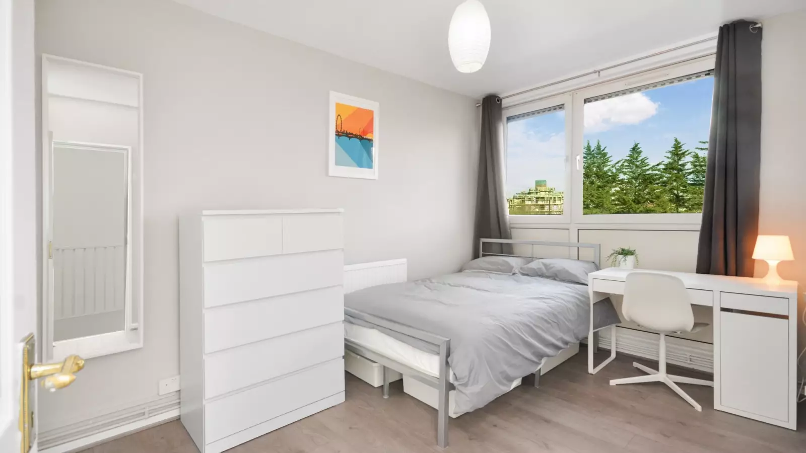Flat Wendon Street in Greater London