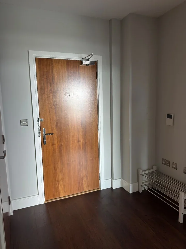 Flat Silvocea Way in Greater London