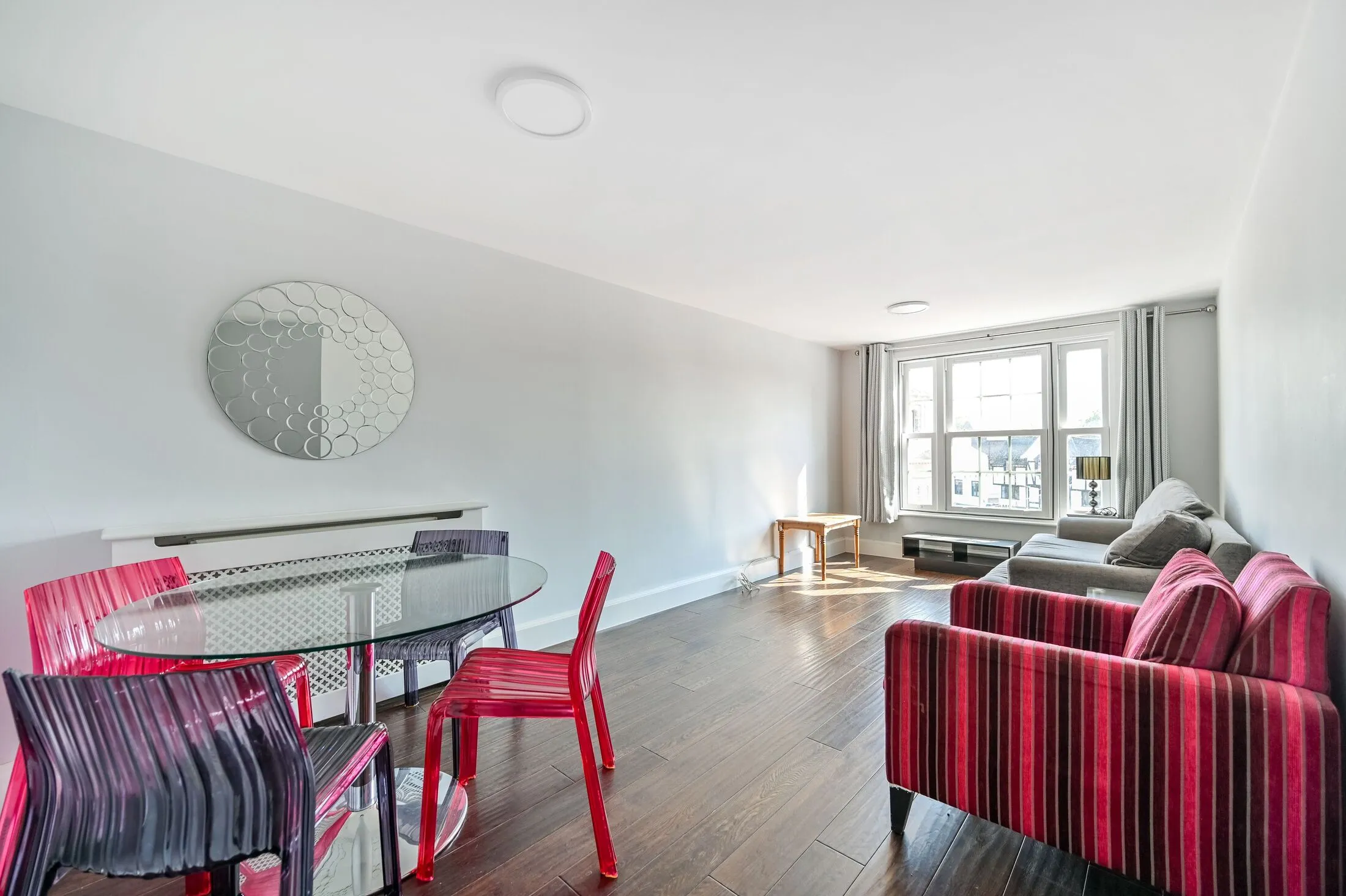 Flat Charter Quay in Greater London