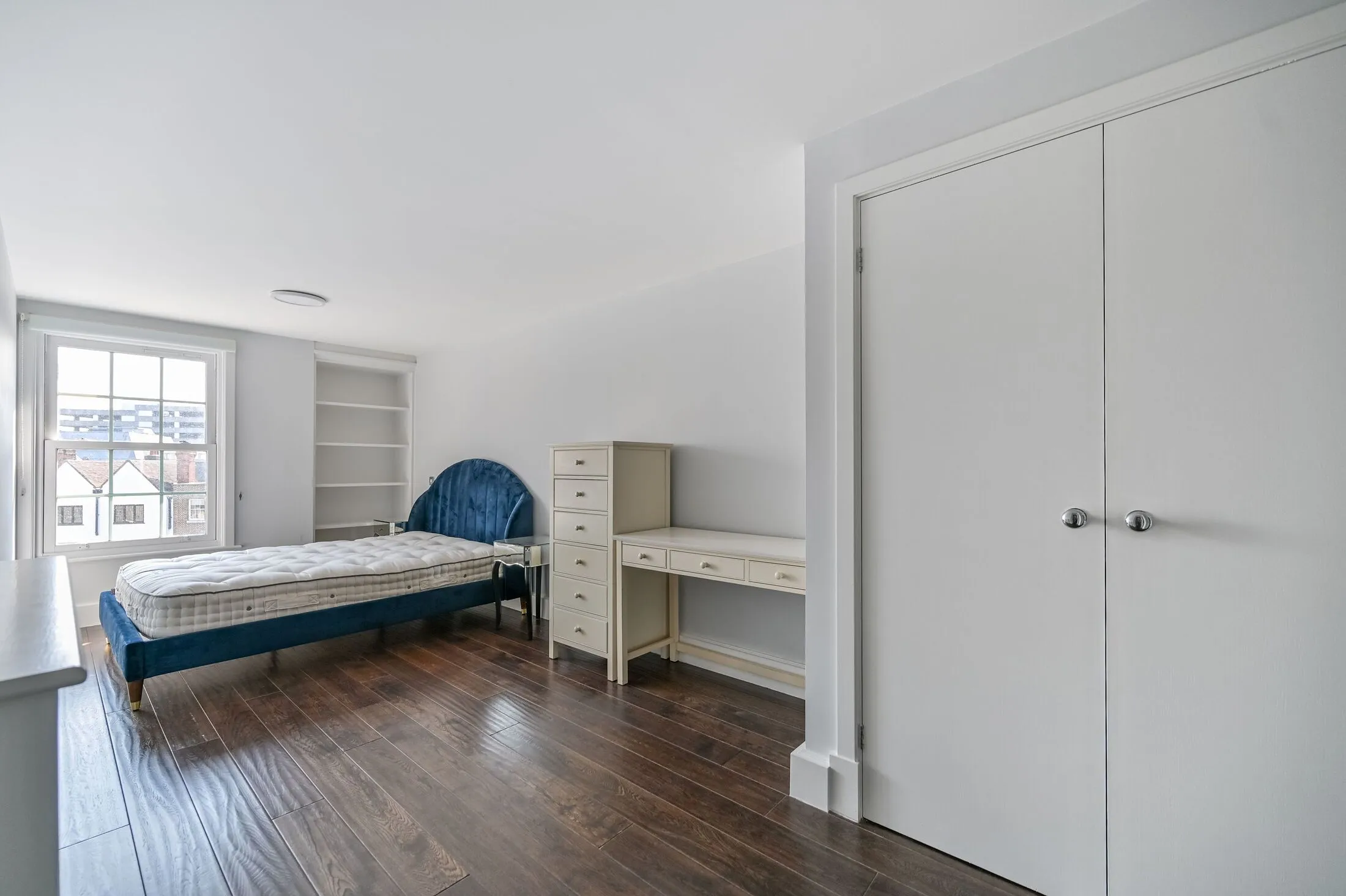 Flat Charter Quay in Greater London