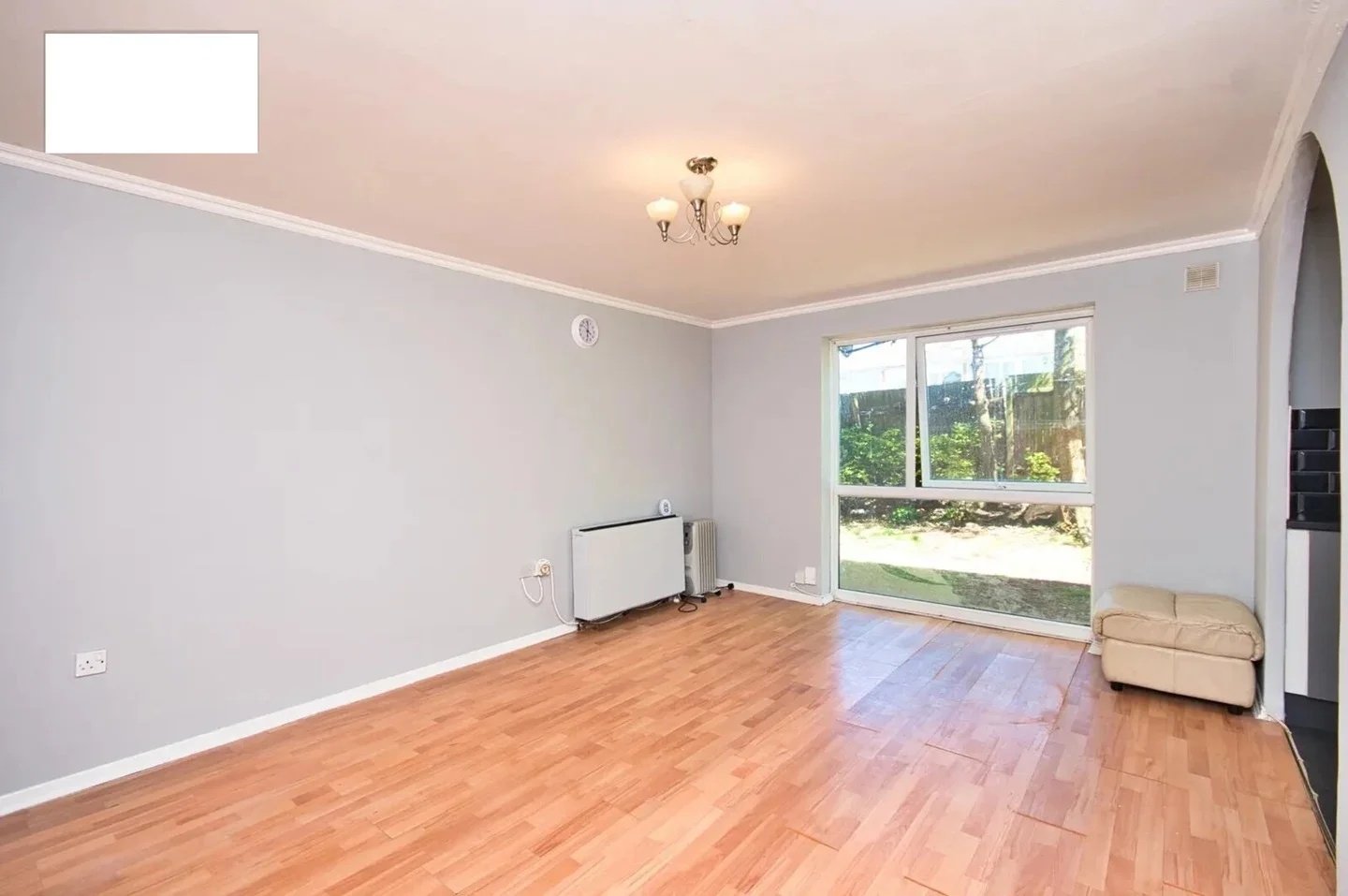 Flat Carnarvon Road in Greater London