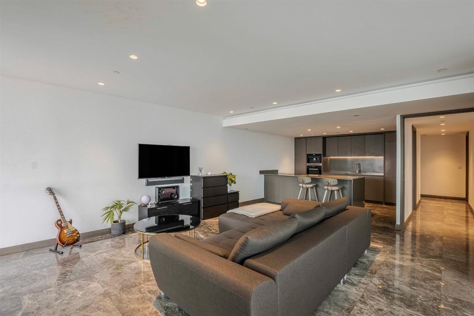 Flat Blackfriars Road in Greater London