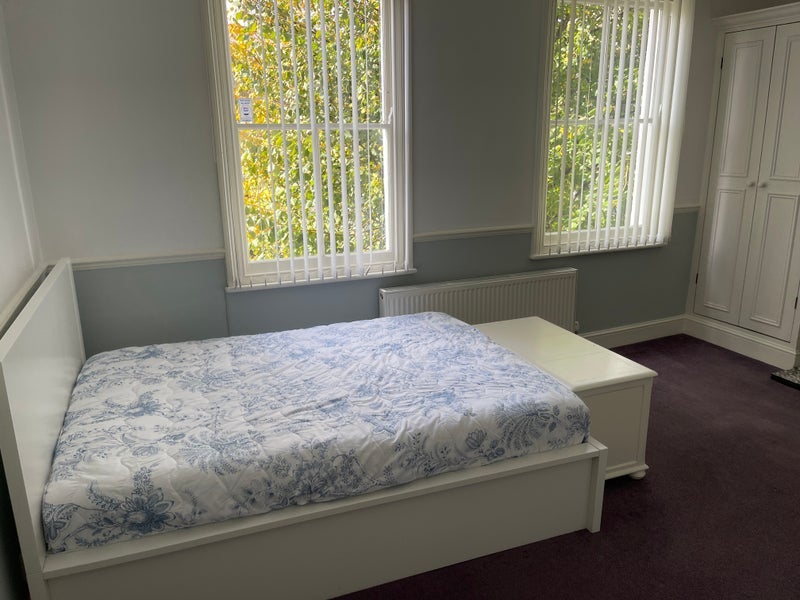 Room Ellesmere Road in Greater London