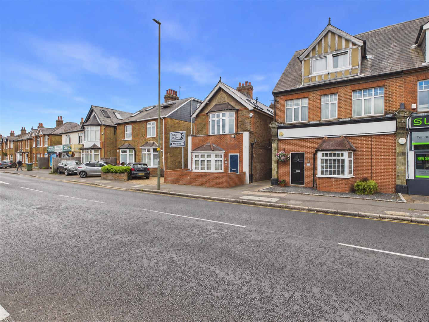 Flat Molesey Road in Elmbridge