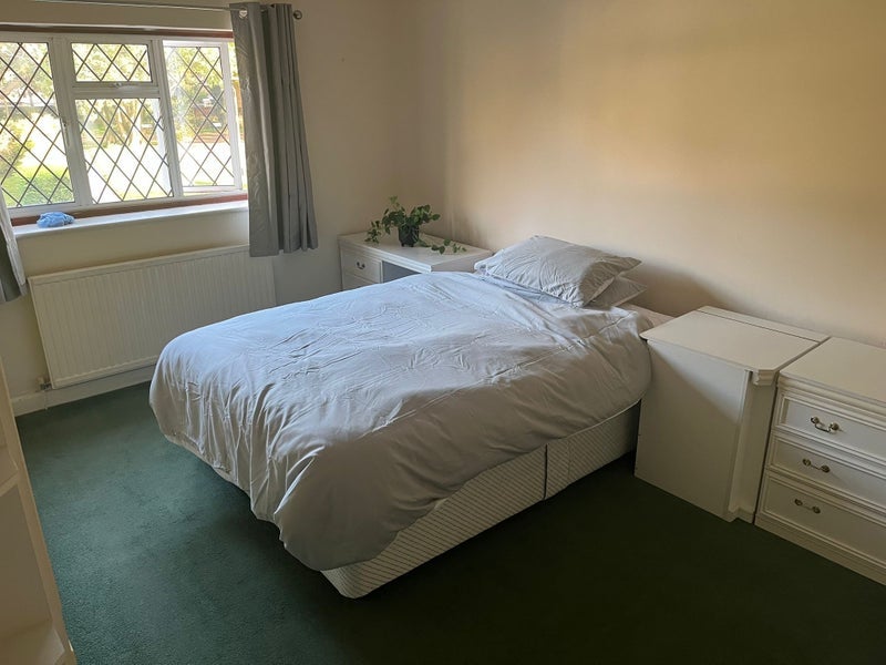 Room Barrow Road in Bournemouth