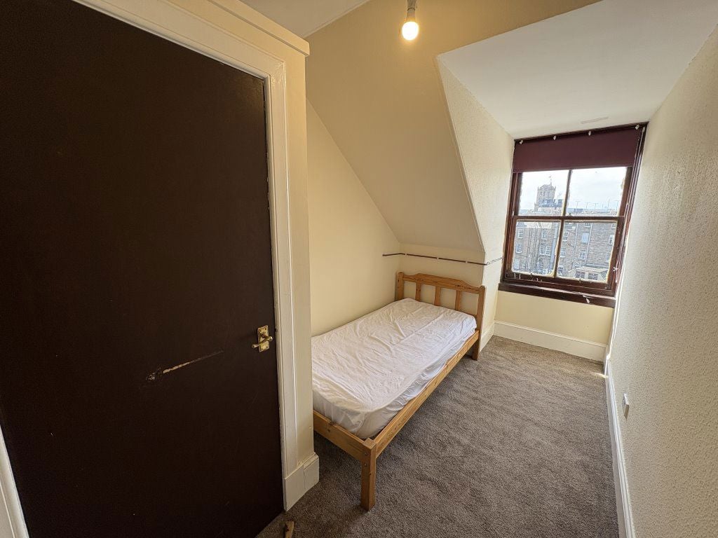 Room Commercial Street in Dundee