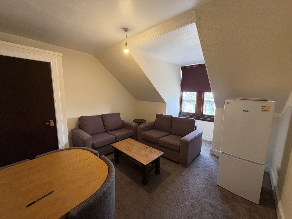 Room Commercial Street in Dundee