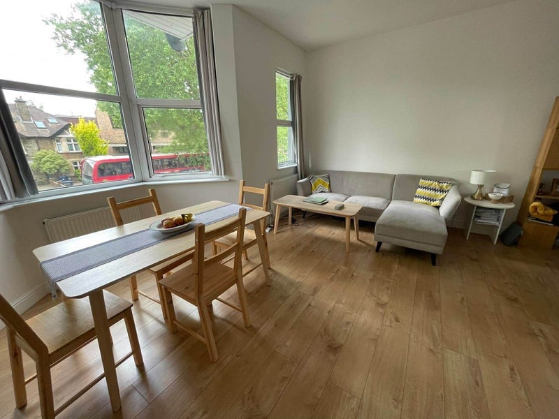 Room Uxbridge Road in Greater London