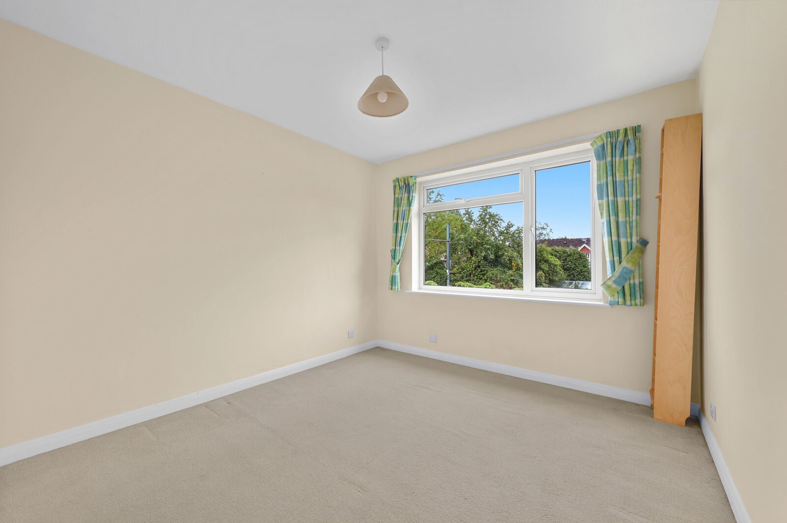 Flat Graham Road in Greater London