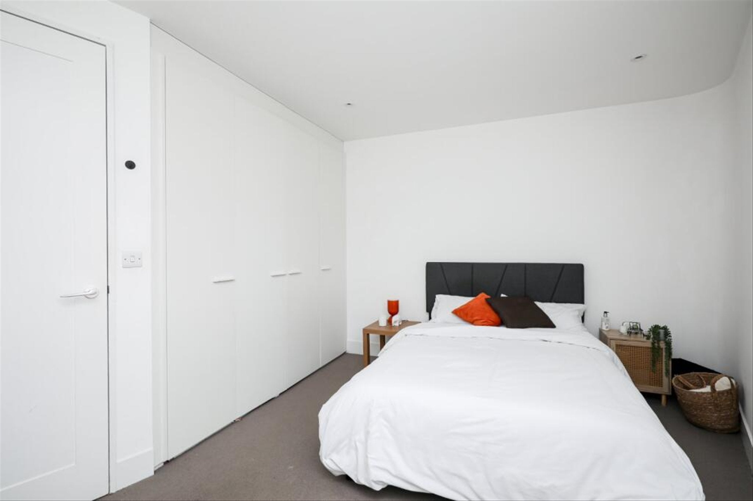 Flat Upper Richmond Road in Greater London