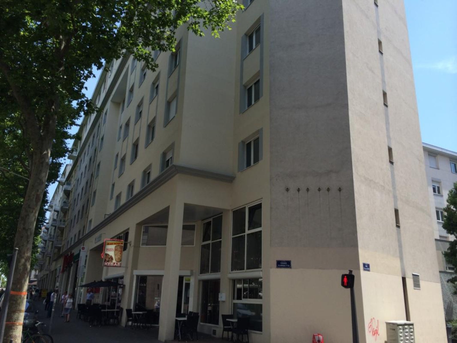 Flat Rue Claude Veyron in Lyon