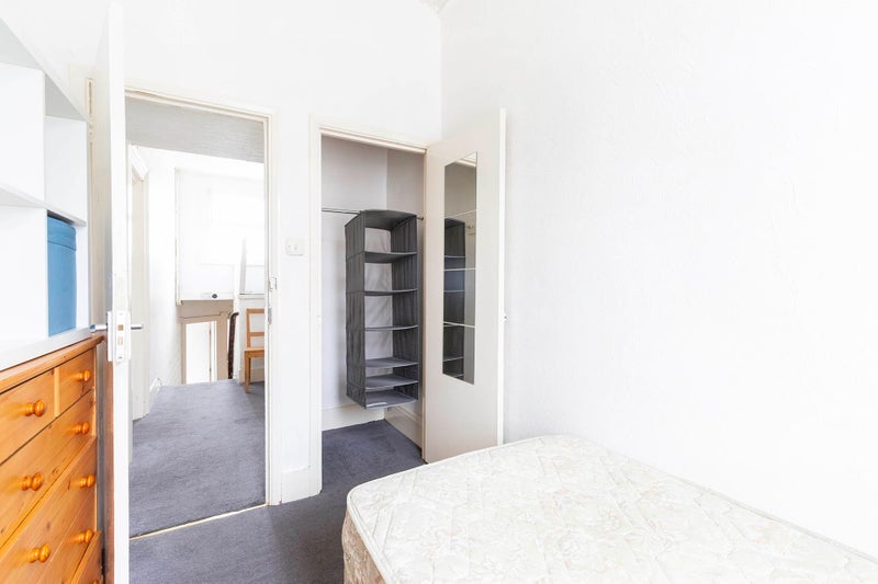 Room Saltram Crescent in City of Westminster