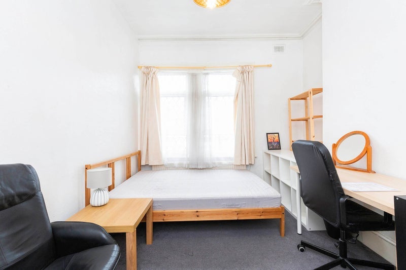 Room Saltram Crescent in City of Westminster