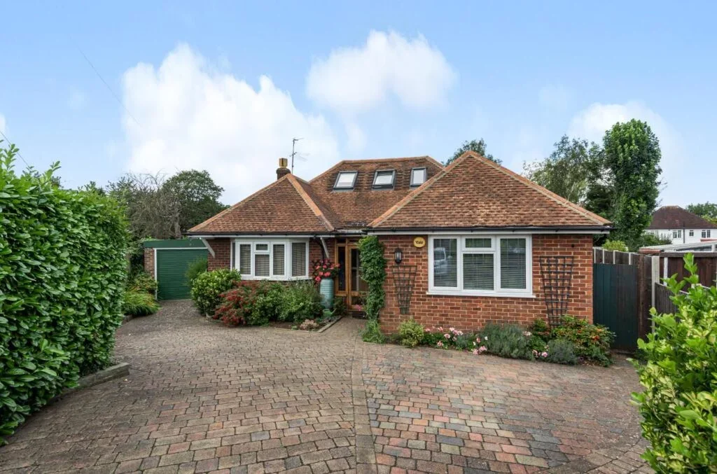 House Cheyham Gardens in Epsom and Ewell