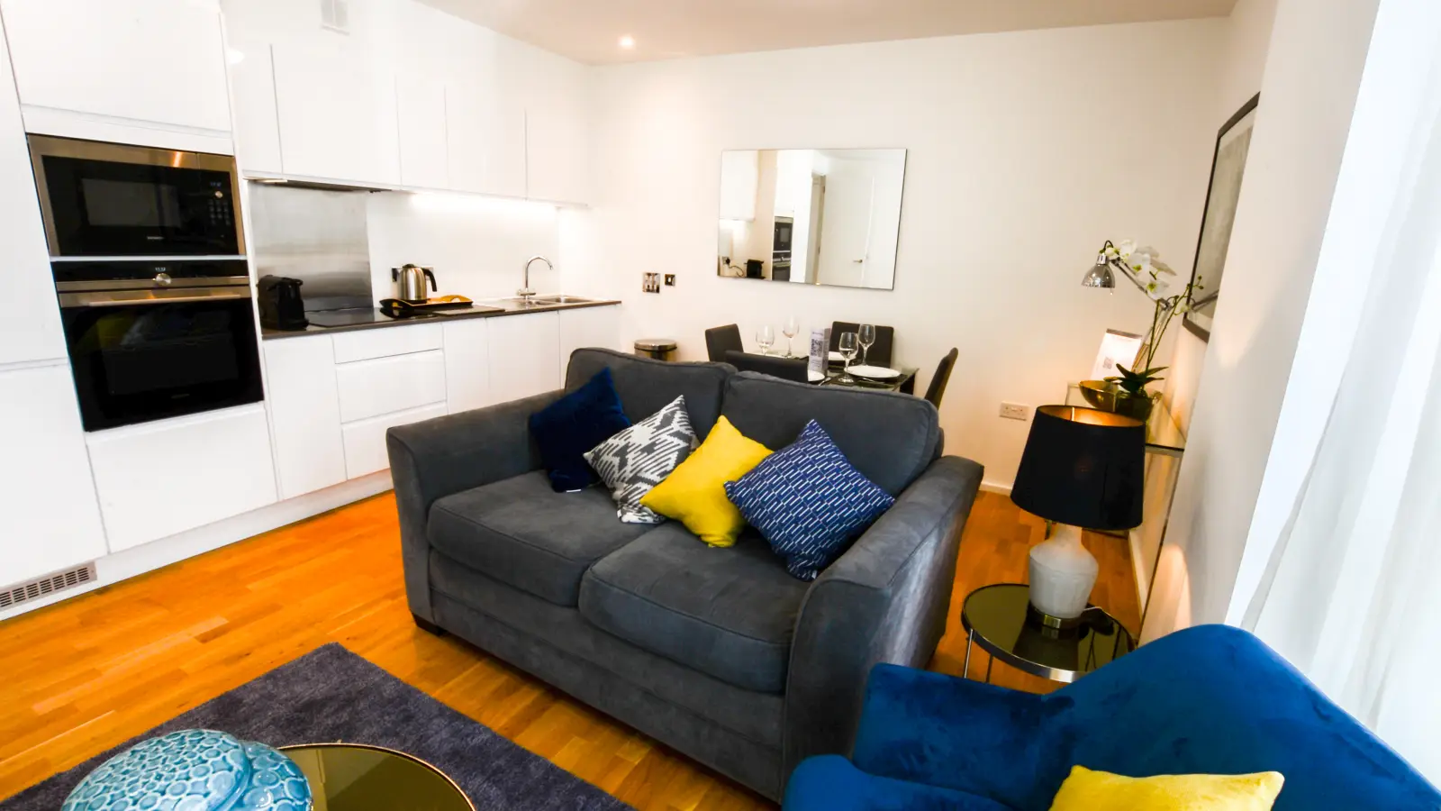 Flat Dockyard Lane in Greater London