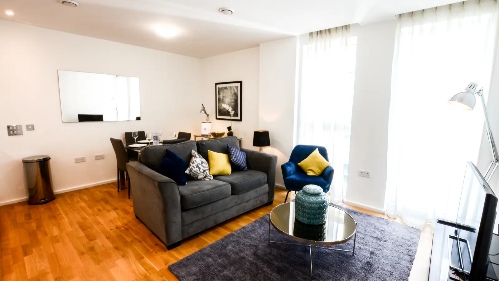Flat Dockyard Lane in Greater London