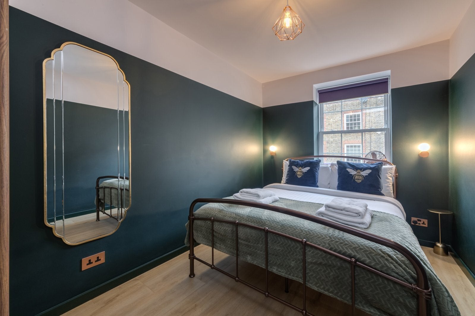 Flat Wentworth Street in Greater London
