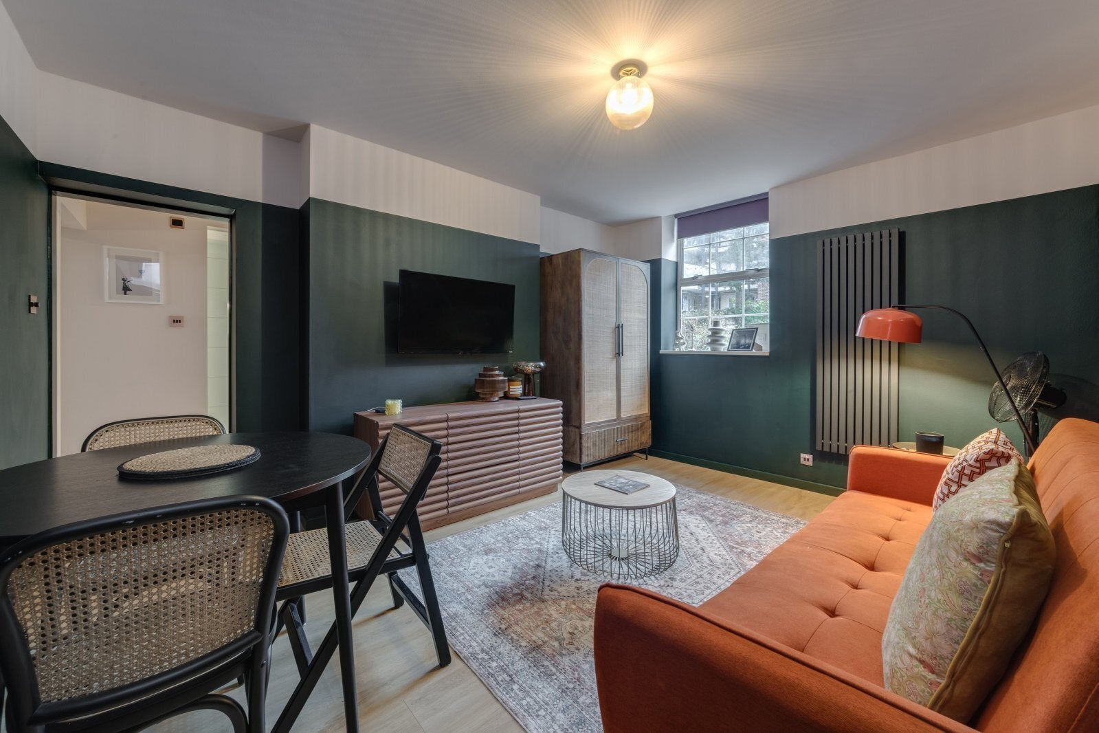 Flat Wentworth Street in Greater London