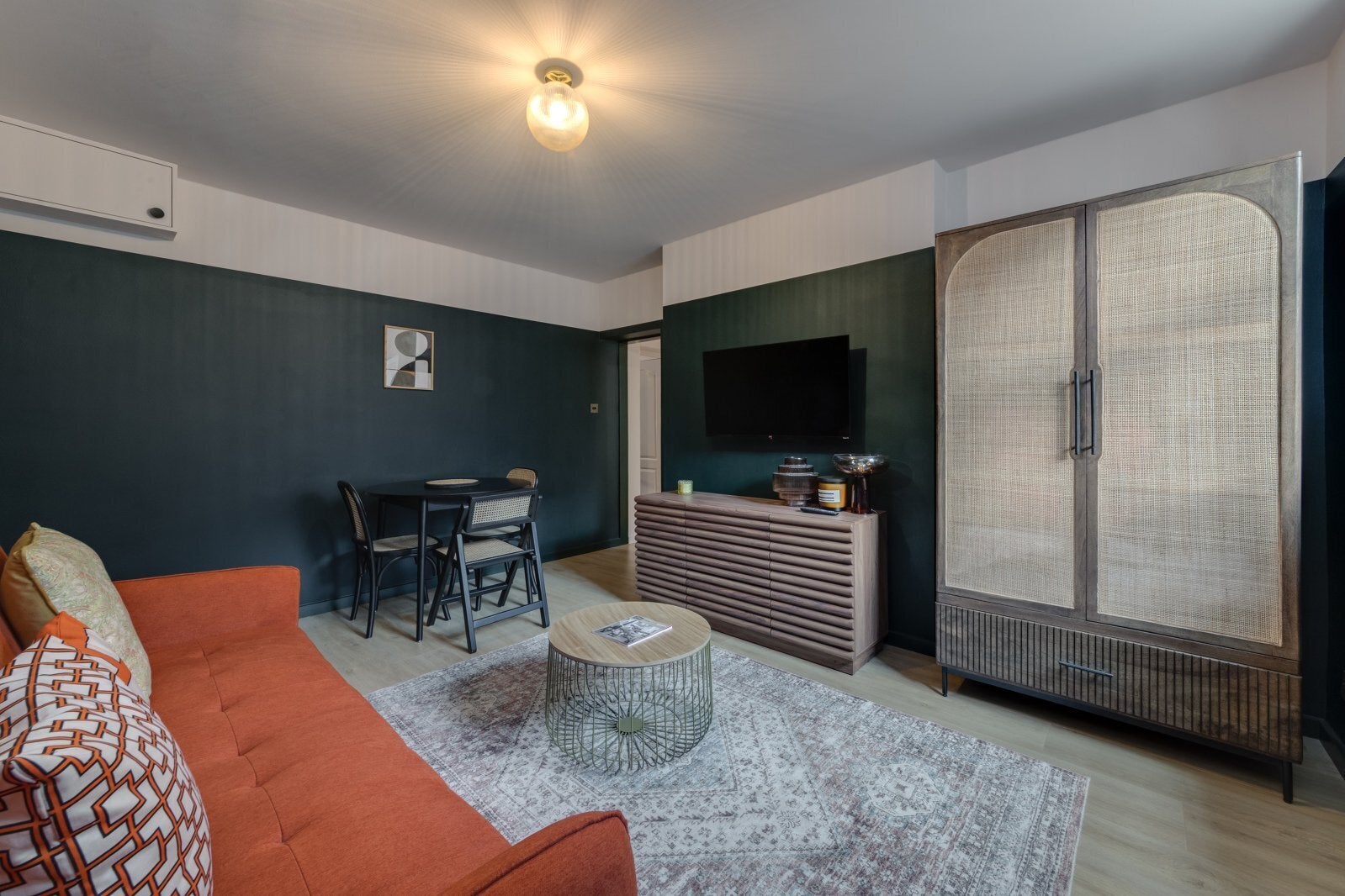 Flat Wentworth Street in Greater London