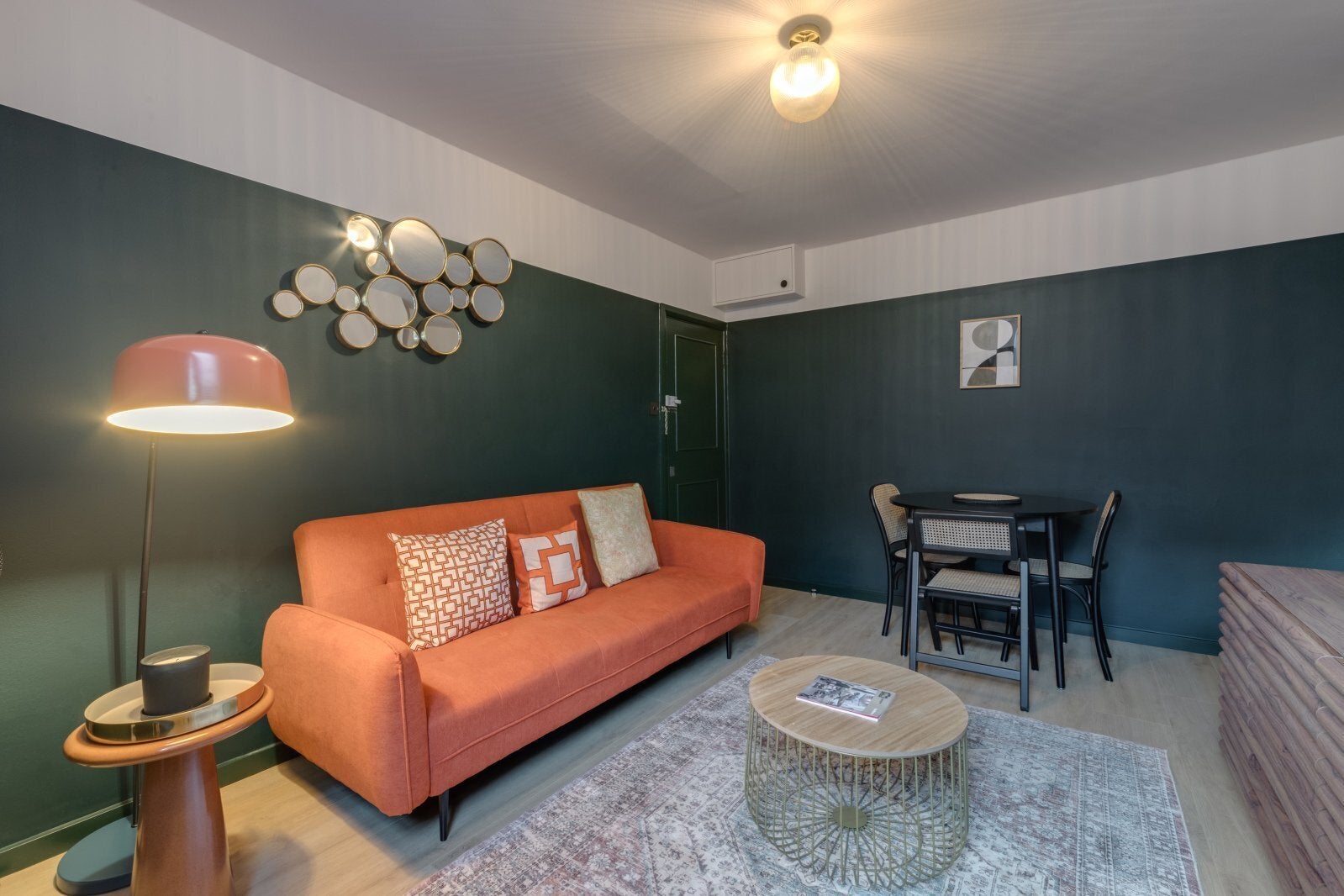 Flat Wentworth Street in Greater London