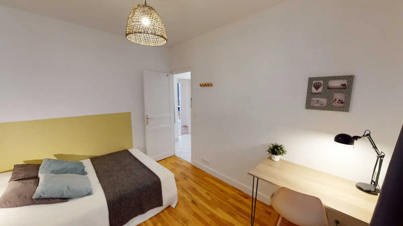 Chambre Place des Ternes à Paris