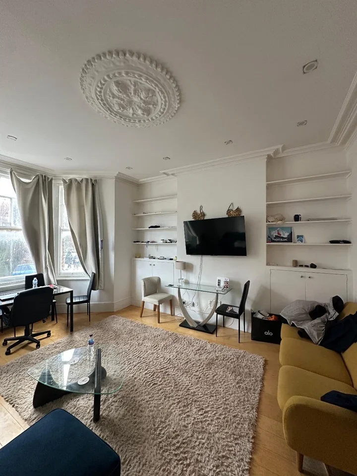 Flat Sumatra Road in Greater London
