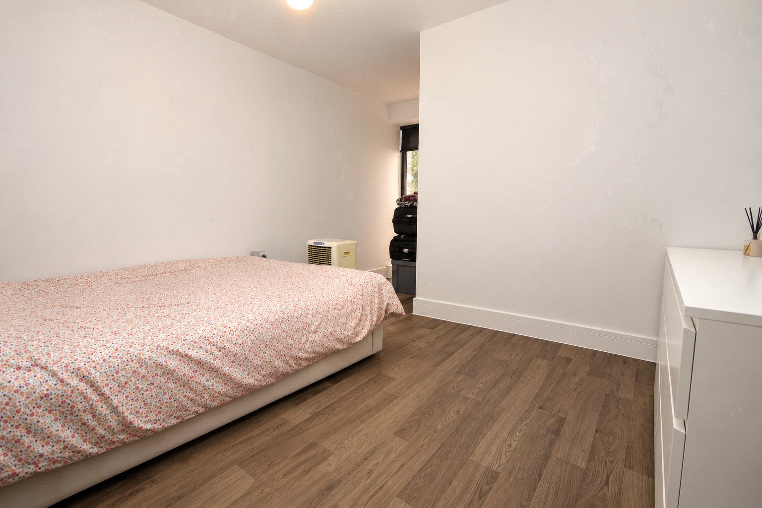 Flat London Road in Greater London