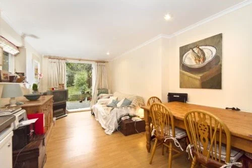 Flat Earlsfield Road in Greater London