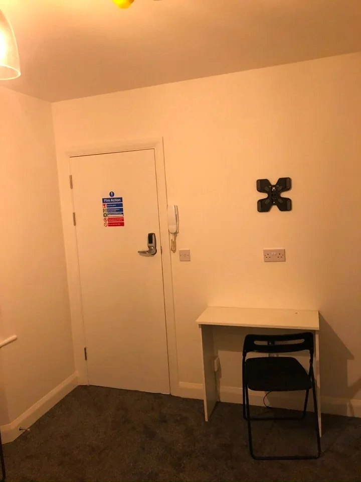 Room Tokyngton Avenue in Greater London
