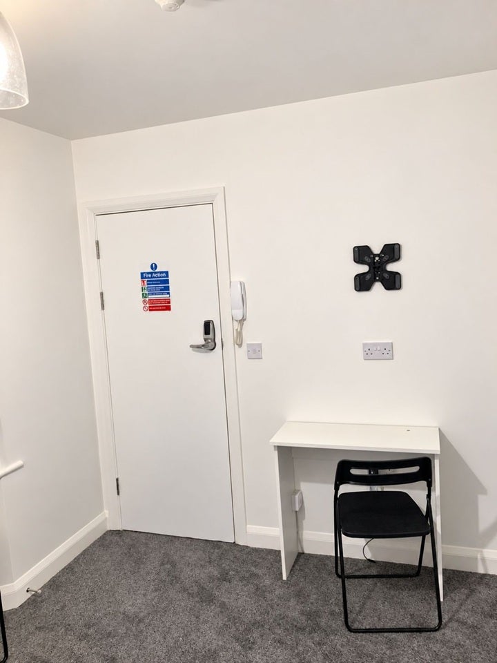 Room Tokyngton Avenue in Greater London