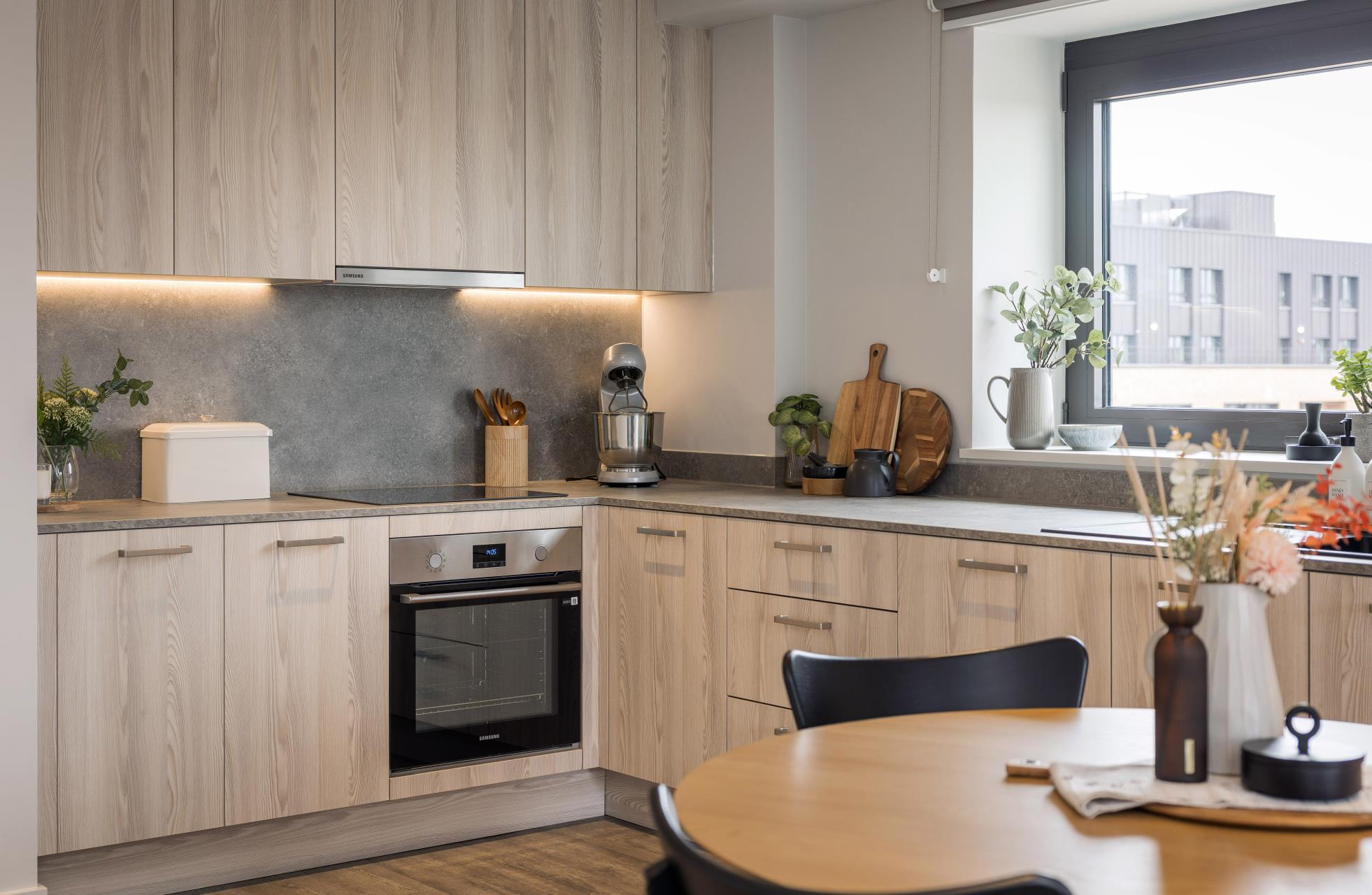Flat Weaver Walk in Greater London