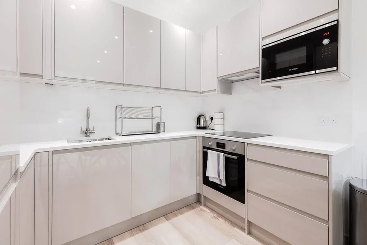 Flat Sussex Gardens in City of Westminster