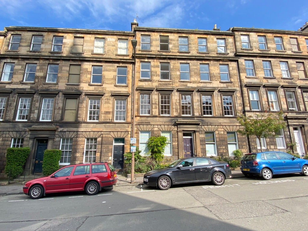 Flat Lutton Place in City of Edinburgh