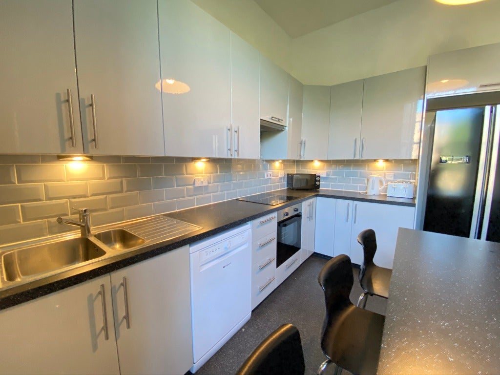 Flat Lutton Place in City of Edinburgh