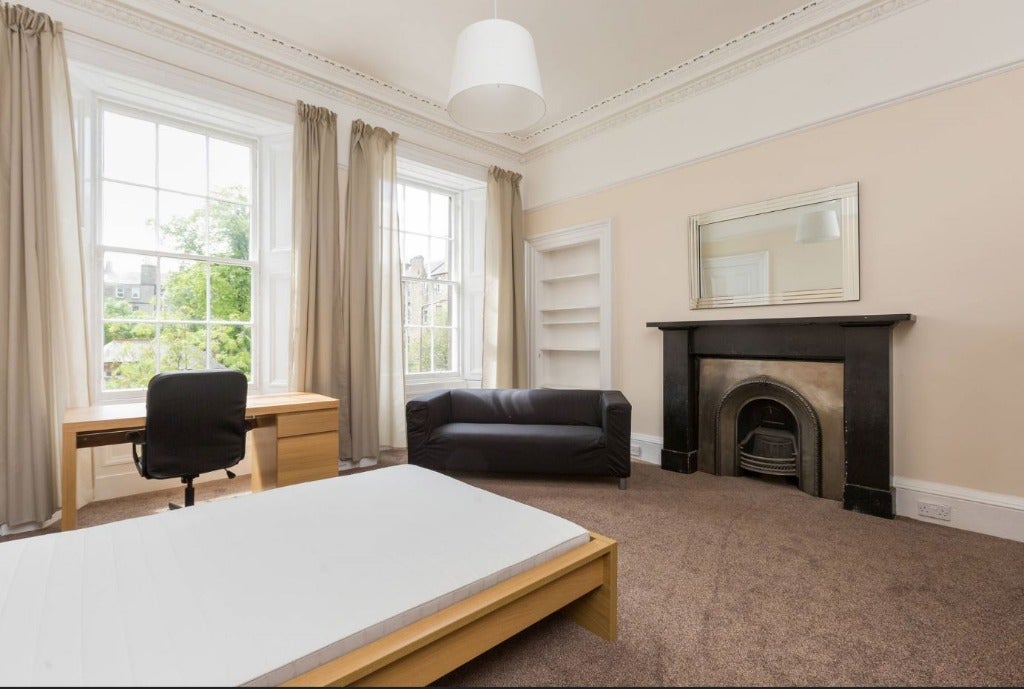 Flat Lutton Place in City of Edinburgh