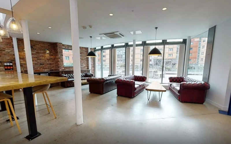 Flat Hathersage Road in Manchester
