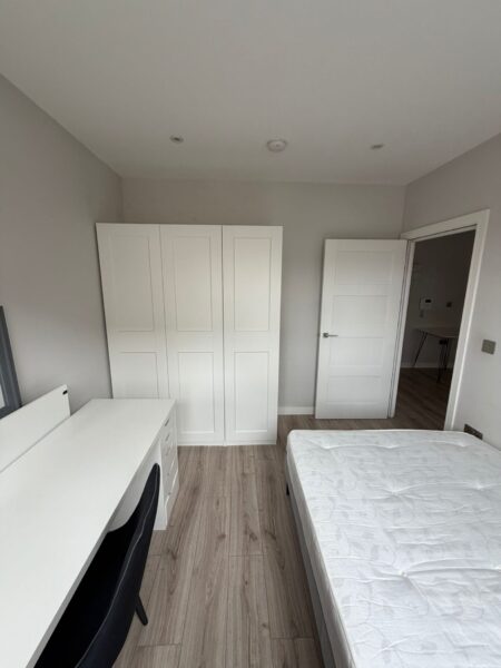Flat Theobald Street in Hertsmere