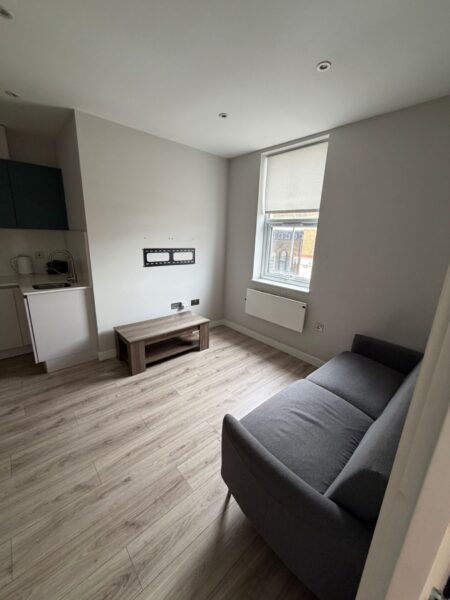 Flat Theobald Street in Hertsmere