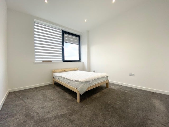 Flat Alençon Link in Basingstoke and Deane