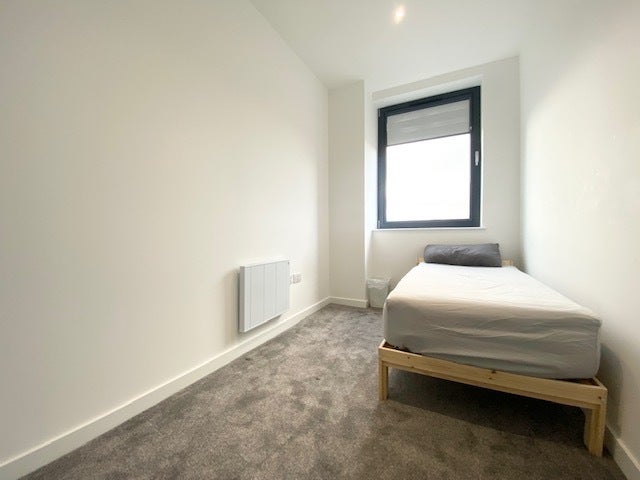 Flat Alençon Link in Basingstoke and Deane